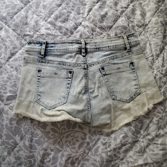 Jean shorts - Picture 2 of 3